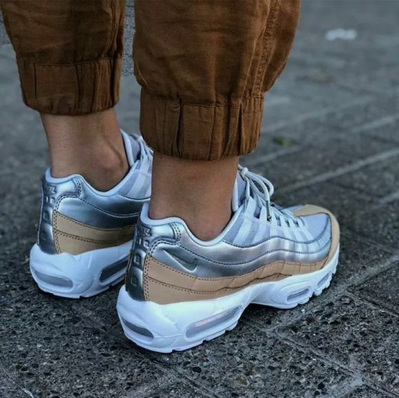 Nike Air Max 95 SE PRM Size 6.5 Women - Picture 10 of 12